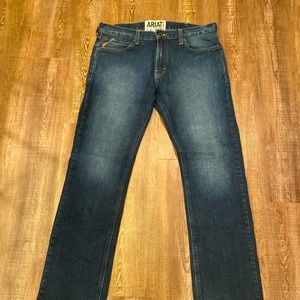 EUC Ariat jeans. Sz 36/34.  M7 rocker straight